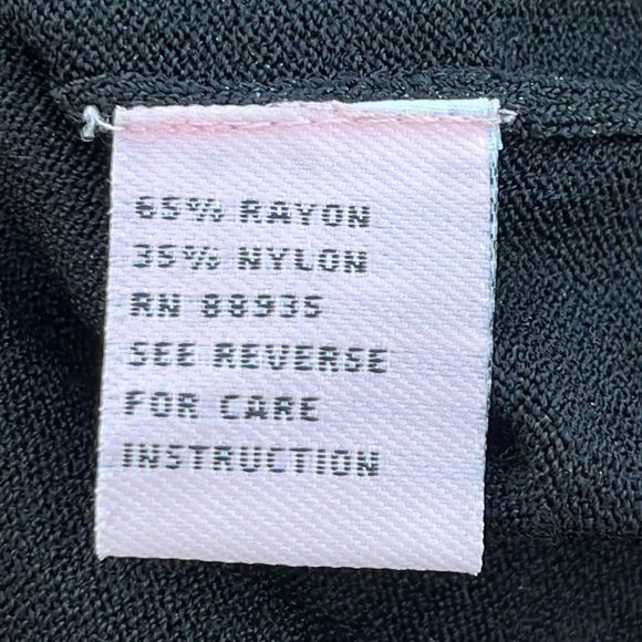 Black sweater with 3-D floral embellishments M - Picture 6 of 11